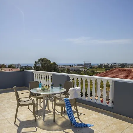 Deluxe Nissi Beach * Ayia Napa