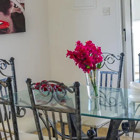 Deluxe Nissi Beach Villa *