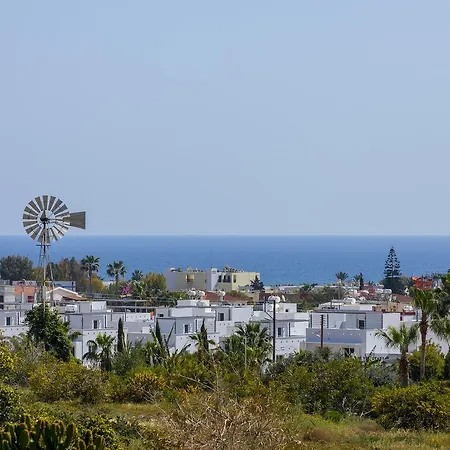Deluxe Nissi Beach