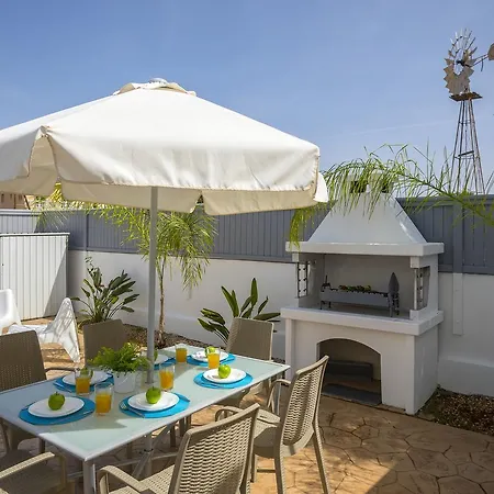 Deluxe Nissi Beach Villa