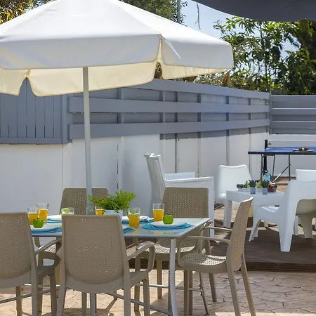 Deluxe Nissi Beach Villa