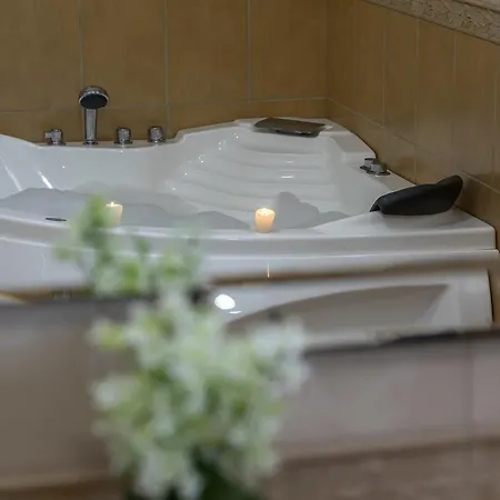 Deluxe Nissi Beach Villa