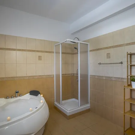 Deluxe Nissi Beach Villa