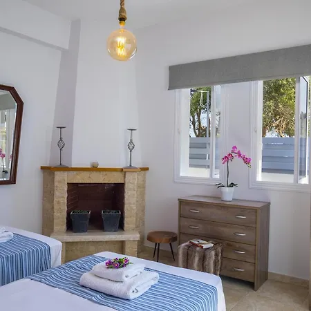 Deluxe Nissi Beach