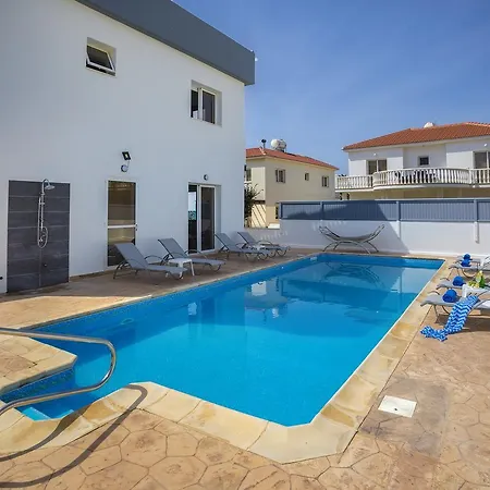 Deluxe Nissi Beach * Agia Napa